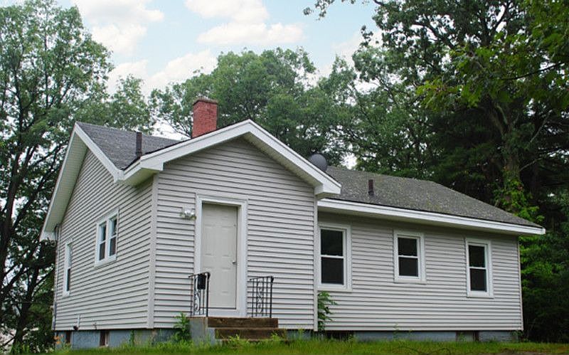 2nd image of 300 Salem St #R