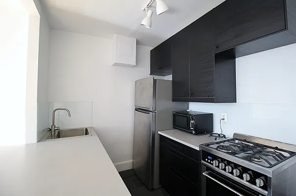 Rented by Julianna Realty Corp | media 9