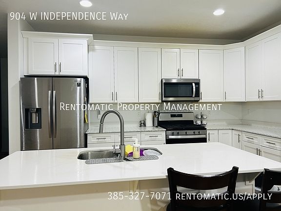 3rd image of 904 W Independence Way