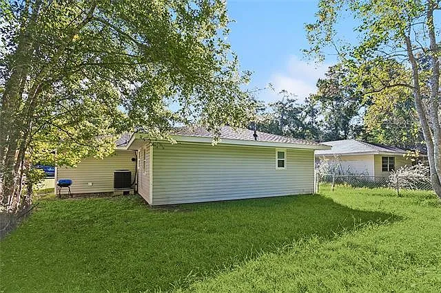 447 Magnolia St — Photo 21