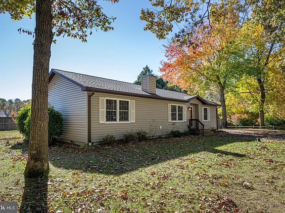 4th image of 32548 W James Ct