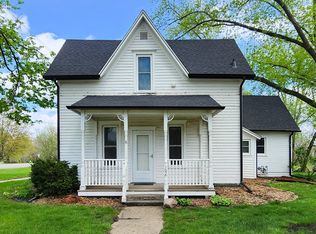 102 S Logan St, Roland, IA 50236