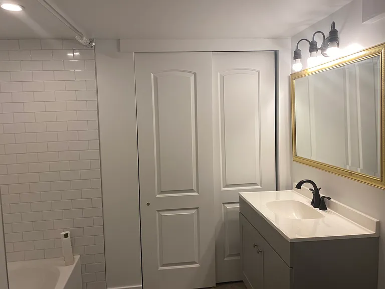 909 E 1st Ave #STUDIO — Photo 5