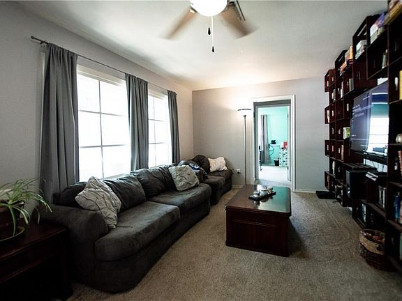 4th image of 504 Kimbrough St