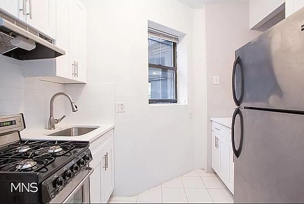 1st image of 332 W 49th St APT 5re