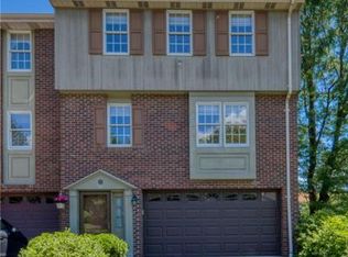 2 Hennig Dr, Pittsburgh, PA
