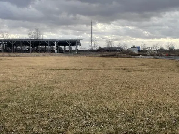 1410 Haynes St, Wapakoneta, OH 45895