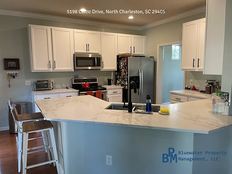 5198 Celtic Dr — Photo 2