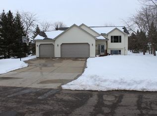 2405 Parkview Rd NE, Alexandria, MN 56308