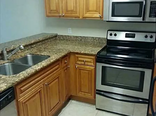 1457 Lake Crystal Dr APT E, Royal Palm Beach, FL 33411