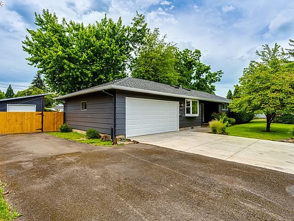 2nd image of 2750 Villa Way
