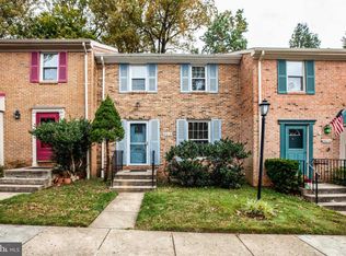 9616 Lindenbrook St, Fairfax, VA 22031