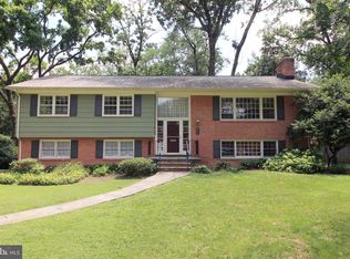 304 Timber Ln, Falls Church, VA 22046