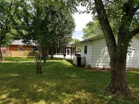 3rd image of 1707 Leaf Ave