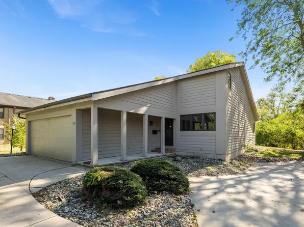 271 N McClellan St APT 105, Auburn, IN 46706