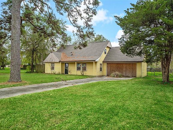 4th image of 305 Holly Dr