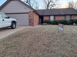 809 W Fredericksburg St, Broken Arrow, OK 74011