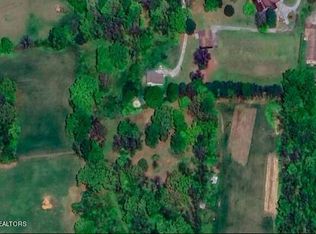 232 Tree Cir, Jacksboro, TN 37757