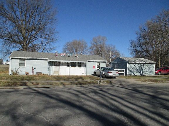 2nd image of 946 W Dawes Ave