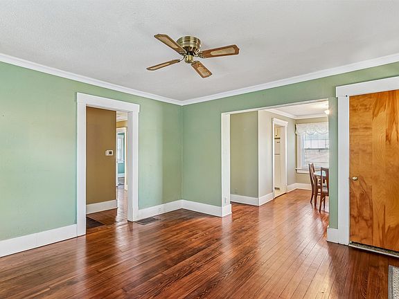 4th image of 2602 36th St