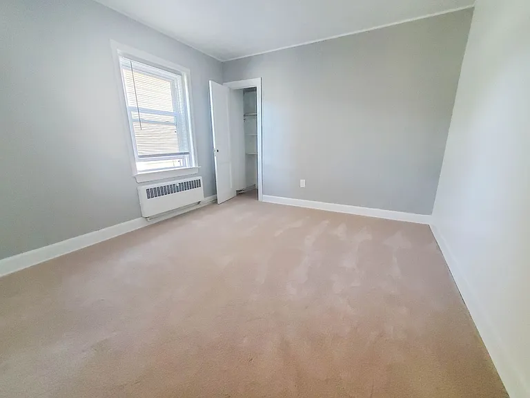 238 W 8th St — Photo 10