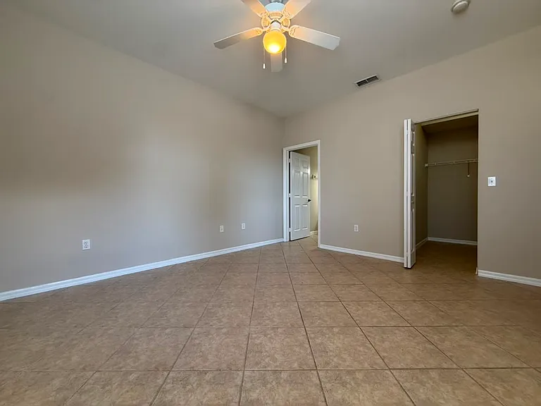 3629 Pine Oak Cir #101 — Photo 8