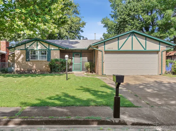 2900 S Cedar Ct, Broken Arrow, OK 74012