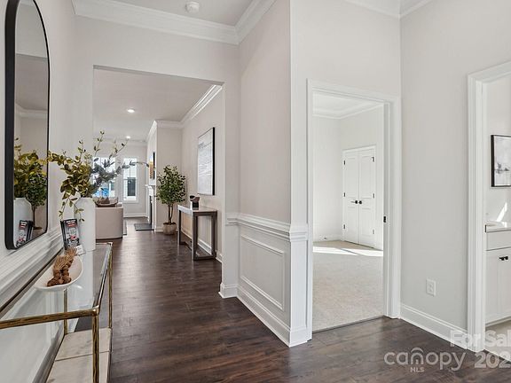 4th image of 5096 Silver Creek Ln