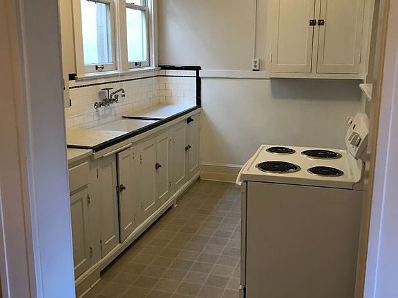 3rd image of 608 S Stevens St #201