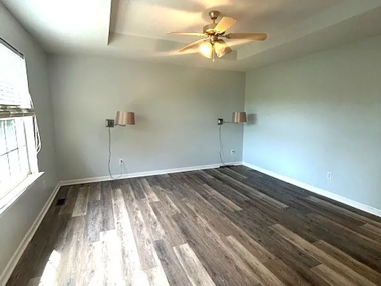 2709 Michelle Park — Photo 13
