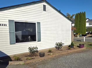 Two Bedroom One Bathroom Duplex For Rent in Bellingham, Bellingham, WA 98226