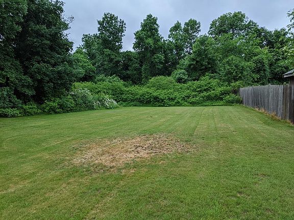 5th image of 27 Pearson Dr