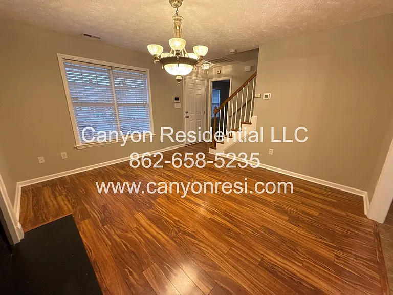 2544 Forest Lodge Dr — Photo 5