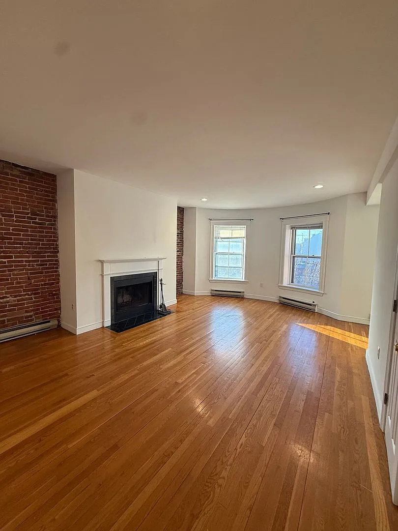 Nice 2 bed in South End — Photo 1