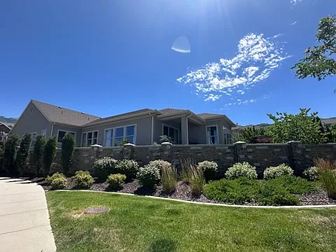 4 bed, 3800 sqft, $4,500 — Photo 1