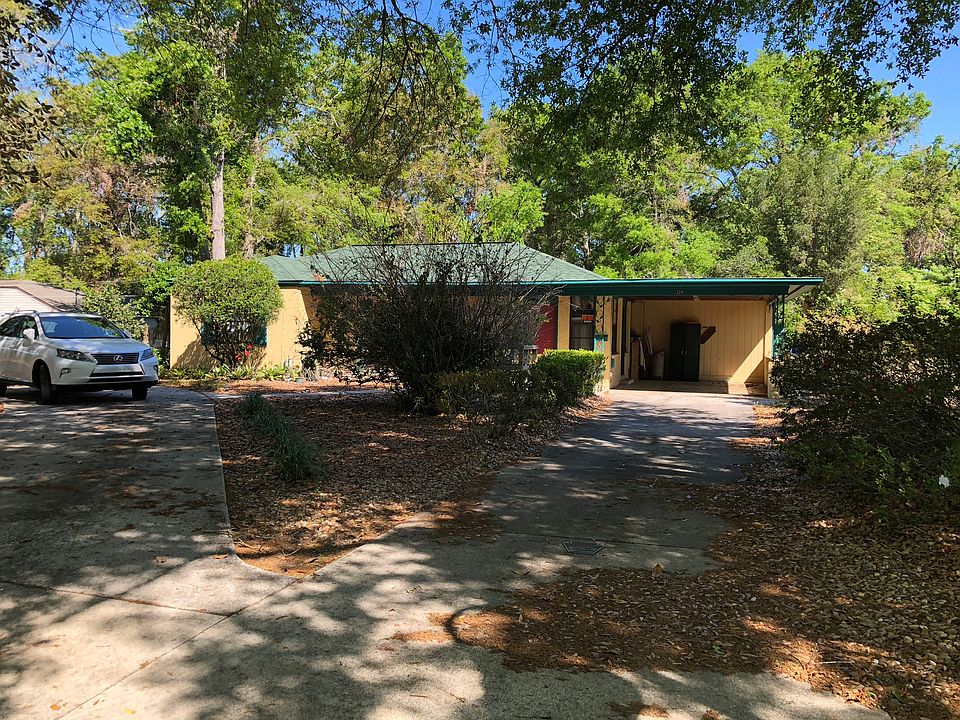 Front with circle drive