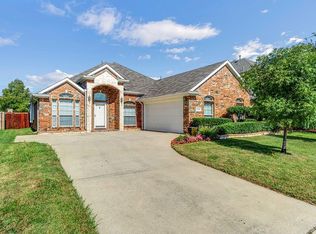 9501 Garrett Dr, Rowlett, TX 75089