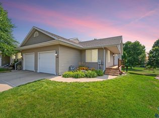 1814 S Campbell Trl, Sioux Falls, SD 57106