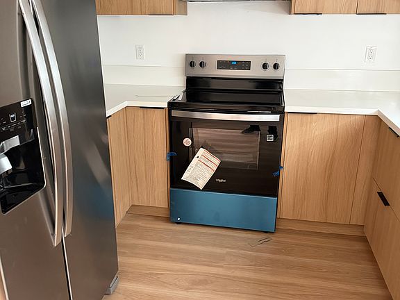 3rd image of 115A Park Ave #115-A
