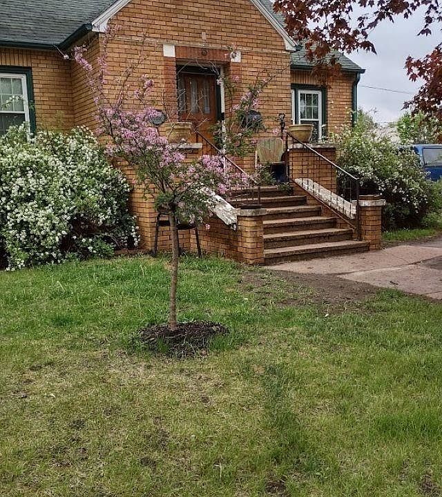 1st image of 408 E 10th St