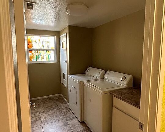 5th image of 1004 Fieldbrook Ct