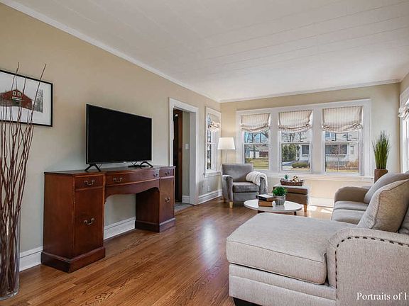 4th image of 688 Pleasant Ave