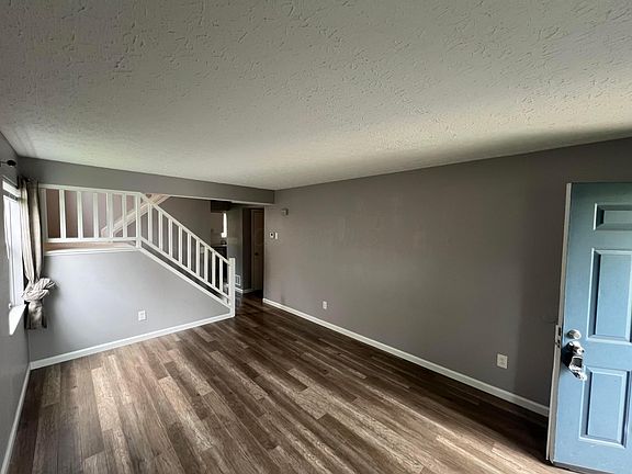 3rd image of 3865 Heatherglen Dr
