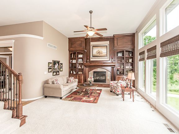 3rd image of 6625 NW Hickory Ct
