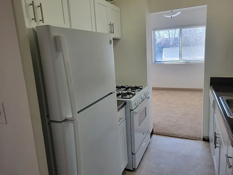 1220 N Pierce St — Photo 11