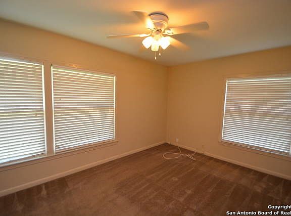 4th image of 1060 Ivy Ln