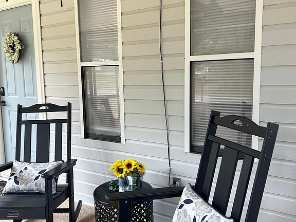 2nd image of 10485 SE 158th Pl