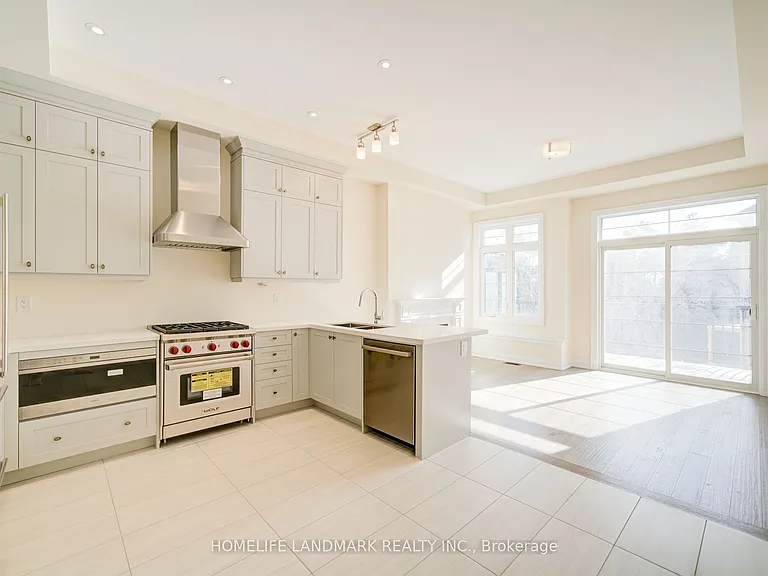 4285 Major Mackenzie Dr E — Photo 11