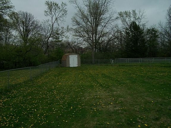 3rd image of 9717 English Oak Dr