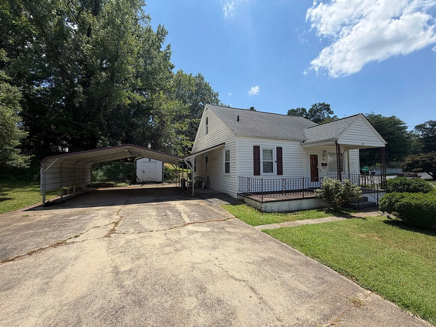 2 Bed 1 Bath Home — Photo 2